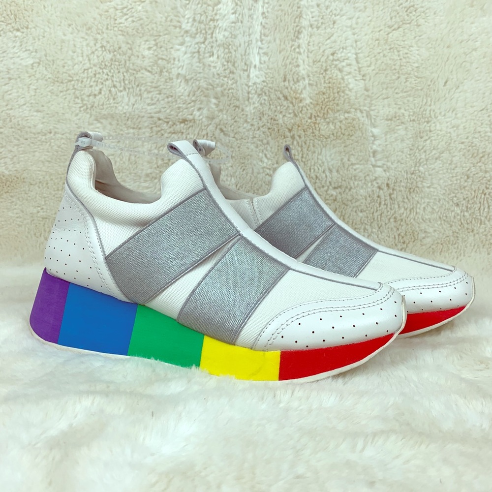 Brand new Donald Pliner tennis shoes!